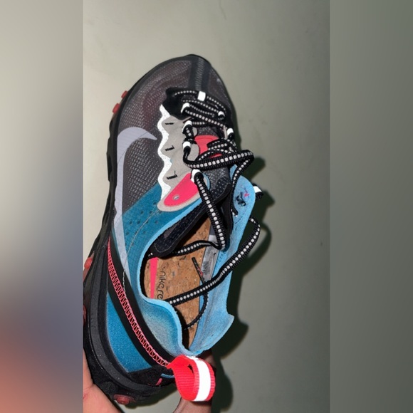 Sneakers - Picture 5 of 5